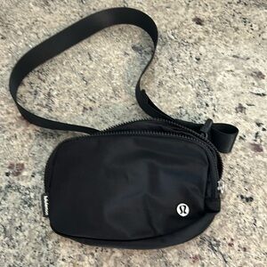 Lulu lemon everywhere belt bag 1 l